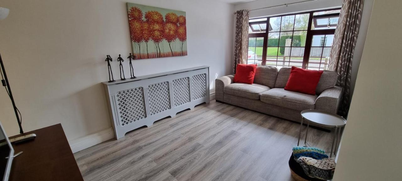 Spacious Curragh 2-Bed Apartment With Own Entrance Brownstown Zewnętrze zdjęcie