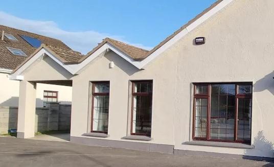 Spacious Curragh 2-Bed Apartment With Own Entrance Brownstown Zewnętrze zdjęcie